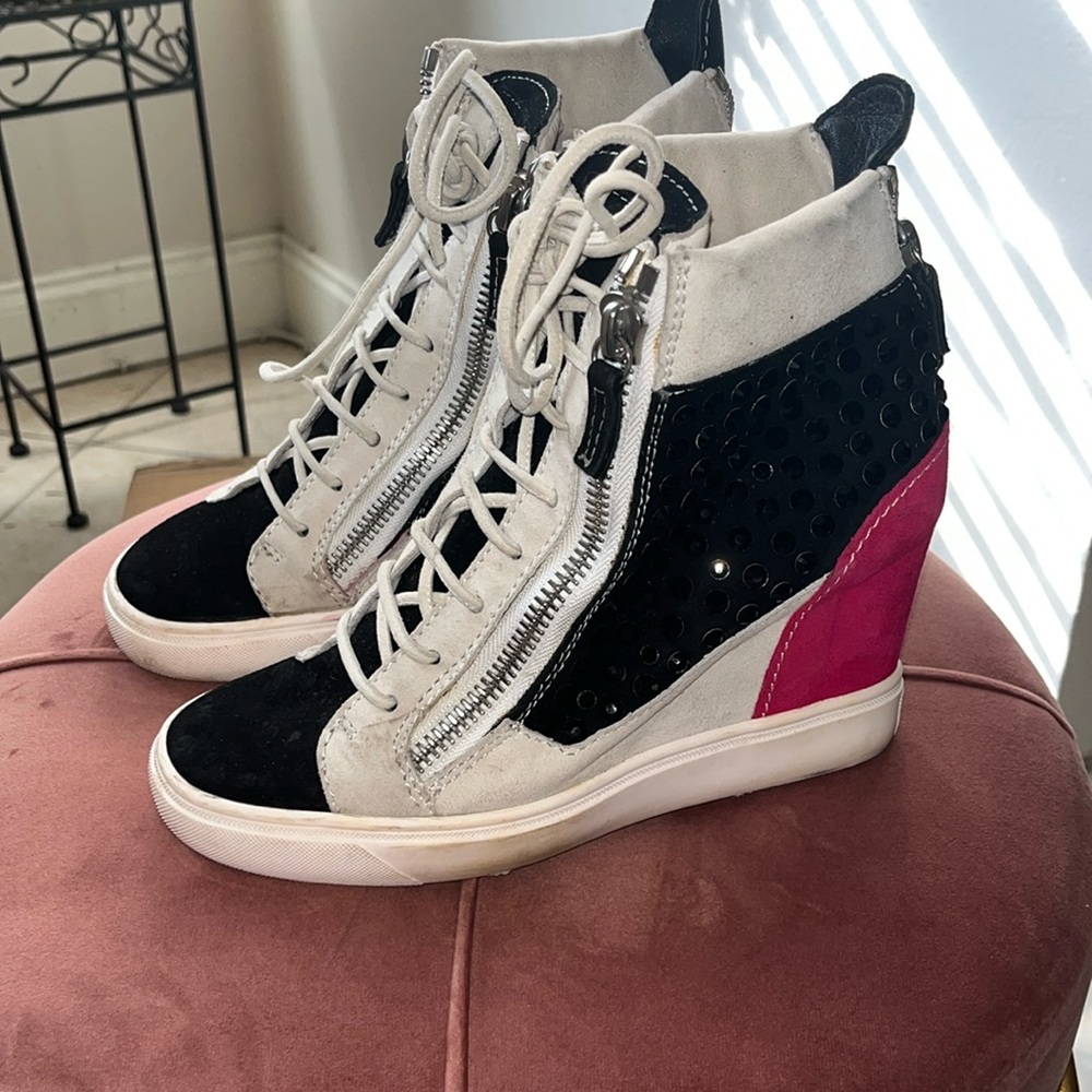 WOMENS VINTAGE GUISEPPE WEDGES SIZE 37.5